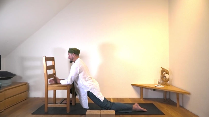 Sonnengrüße | Yoga am Sessel